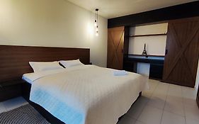 Водопійна 25 CityRooms